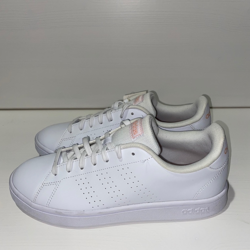 SOLD🛑adidas Advantage Base Women’s White Shoes - Picture 3 of 8